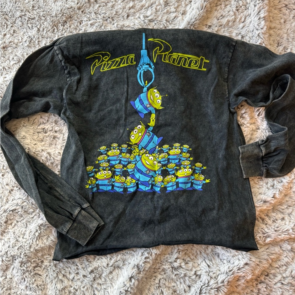 Pizza Planet Long crop long sleeve
